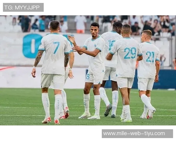 阿贾克斯遭遇三连败近九场仅获一胜状态堪忧