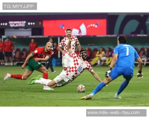 摩洛哥大胜三球领先阿什拉夫复出替补登场替换马兹拉维